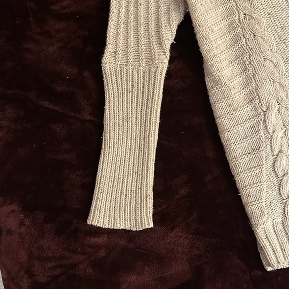 Banana Republic Baggy Cable Knit Sweater - Picture 4 of 5